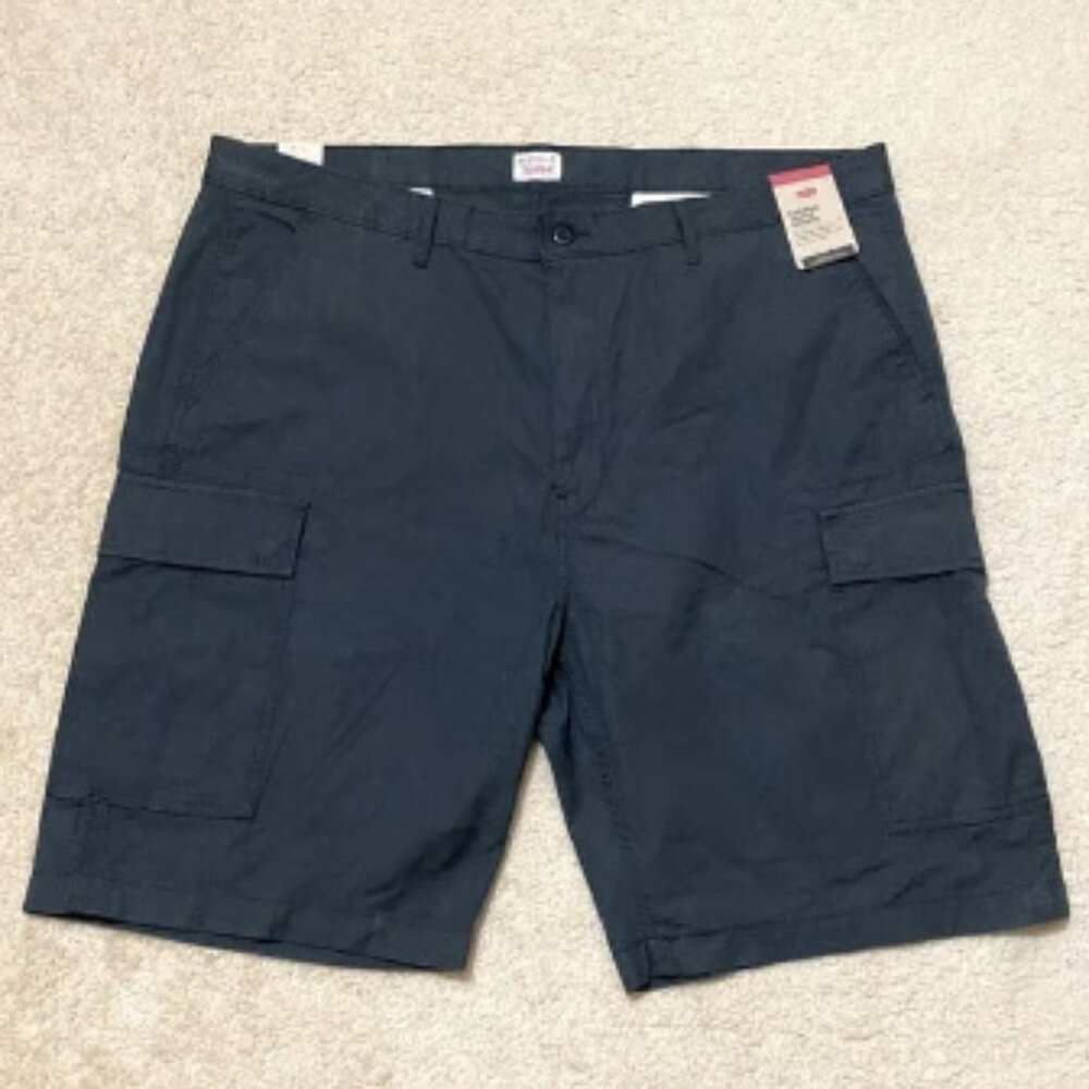 LEVI'S Men's Carrier Cargo Shorts w 10" Inseam Size 44